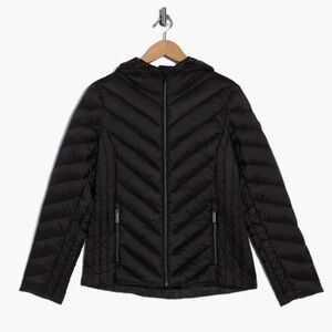 MICHAEL Michael Kors Women’s Hooded Packable Chevron Quilted Jacket Down Filled